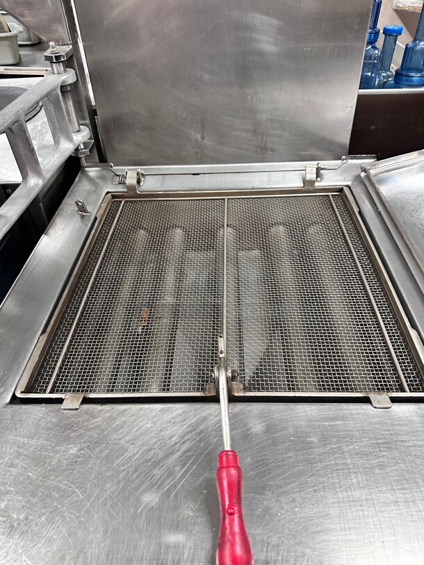 Certified Working Mercury 24x24 Commercial Donut Fryer With Filter Gas NSF  - Image 4 of 10