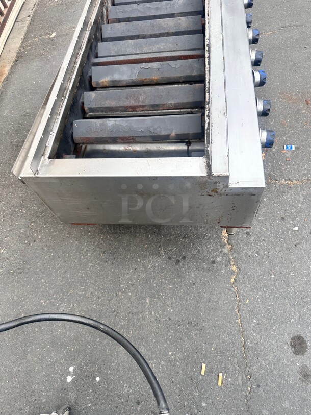 Ideal 8-Burner Natural Gas Kebab Broiler - 240,000 BTU Working - Image 5 of 10