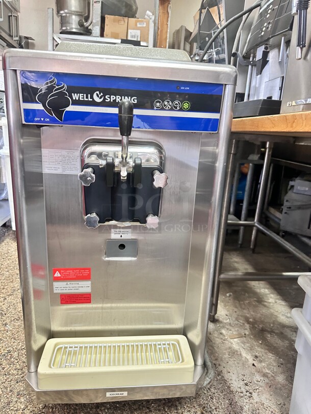 Wellspring Countertop Soft Serve Ice Cream Machine with 1 Hopper - 220V, 1 Phase Tested and Working! - Image 4 of 10