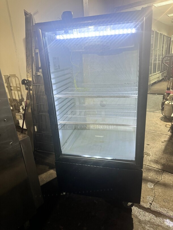 Working Imbera G313 30 inch One Section Display Refrigerator w/ Swing Door - Bottom Mount Compressor, Black, 115v - Image 4 of 6