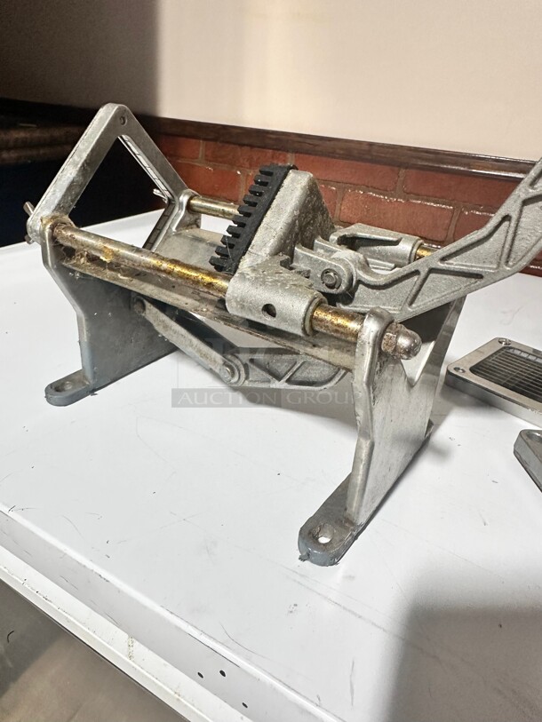 Commercial Vollrath 47713 3/8 Cut Potato Cutter - Nickel-Plated Cast Iron NSF - Image 7 of 7