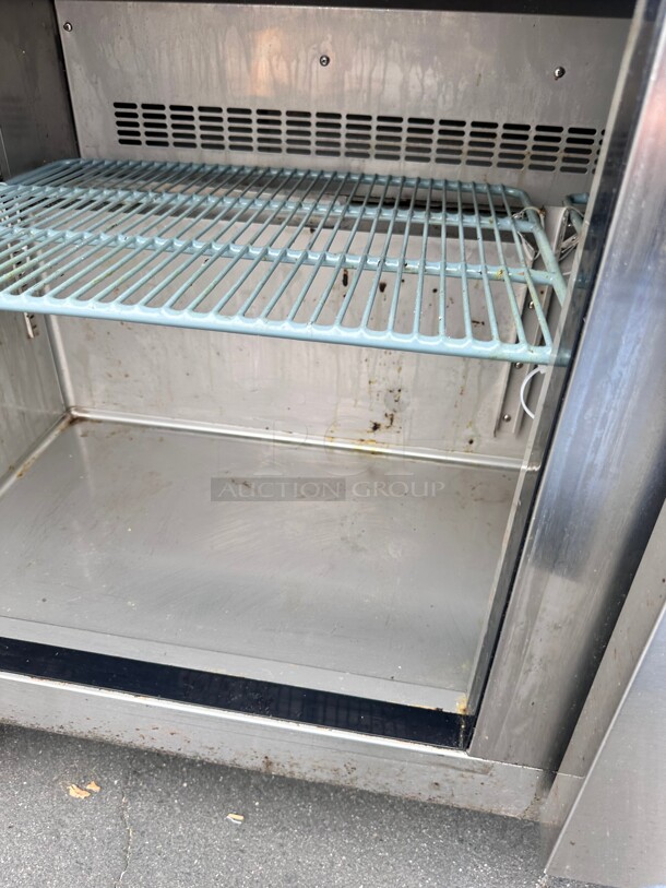 Dukers DSP48 48 inch Commercial Food Prep Table 115 Volt Working - Image 9 of 11