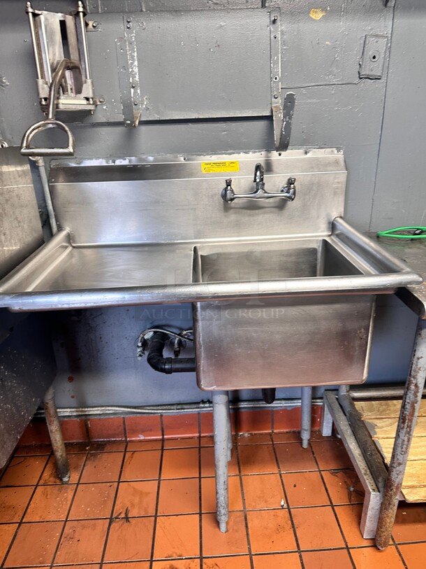 Elkay Food Service Single Floor Mounted Stainless Steel Kitchen Sink with Left Side Drain Board Buyer Must Remove - Image 3 of 5