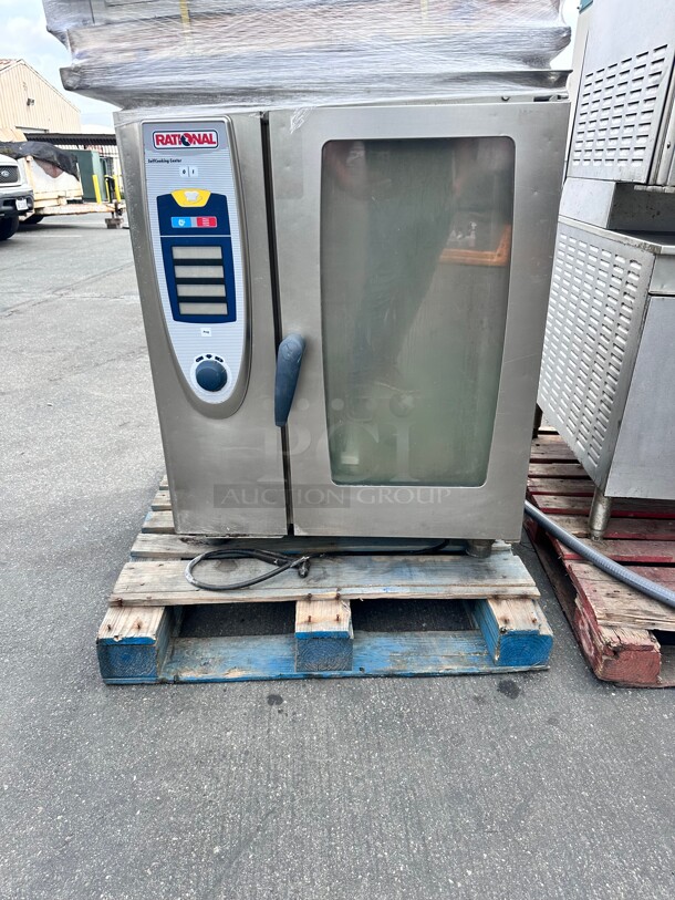 Rational SCC101 10-FULL  iCombi Pro 10 Full Size Pan Gas Combi Oven - 208/240v/3ph - Image 2 of 8