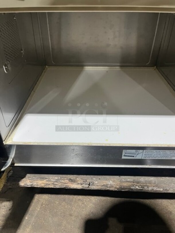 Sharp Counter Top Commercial Microwave! Model R-25! 2100 Watts! 1 Phase!  - Image 4 of 6