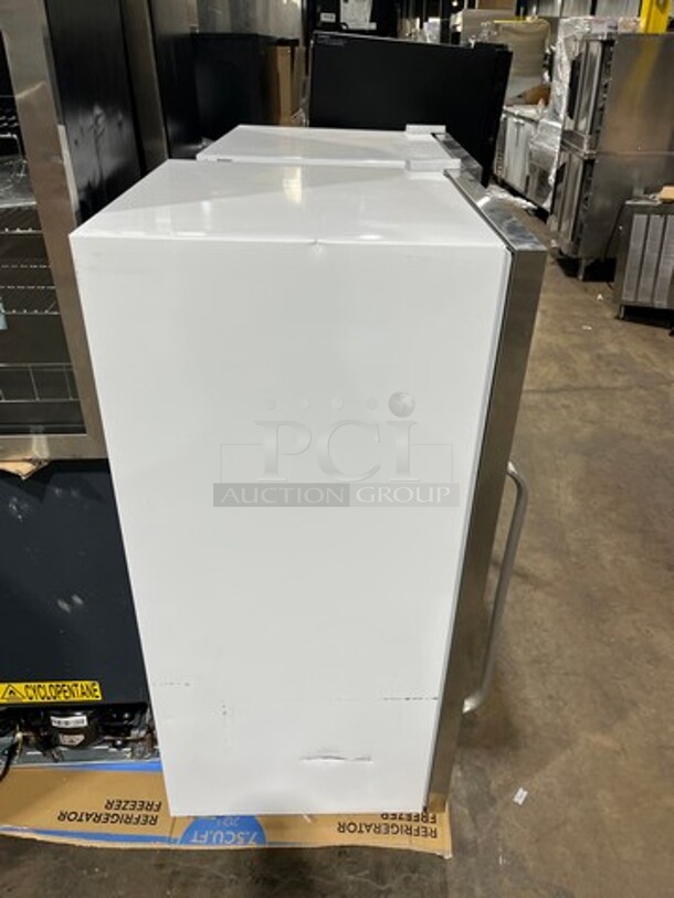 NEW! OUT OF THE BOX! SCRATCH-N-DENT! Whynter Commercial Single Door Reach In Cooler Merchandiser! With View Through Door! With Poly Coated Racks! Model: CBM815WS 115V - Image 6 of 7