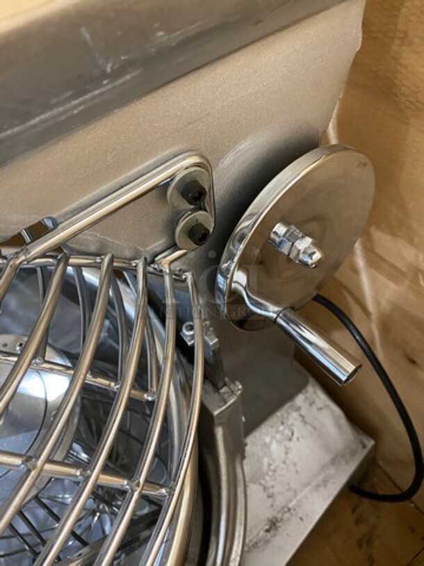 AWESOME! BRAND NEW! IN THE CRATE! Commercial Planetary Mixer! With Whisk, Paddle And Spiral Hook Attachment! With Mixing Bowl And Bowl Guard! Stainless Steel! Model: WGB30 110V - Image 7 of 10