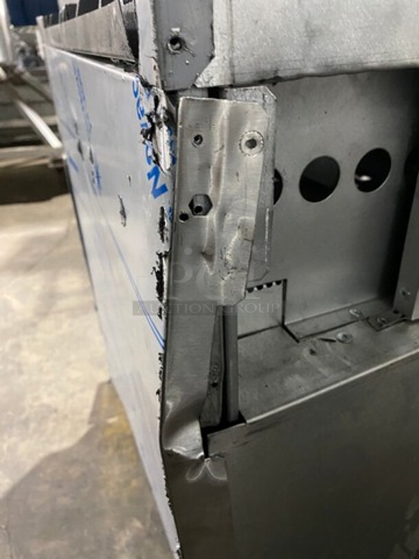 SCRATCH-N-DENT! LATE MODEL! Sierra Commercial Natural Gas Powered 10 Burner Stove! With Raised Back Splash And Salamander Shelf! With 2 Oven Underneath! All Stainless Steel! On Casters! - Image 10 of 12