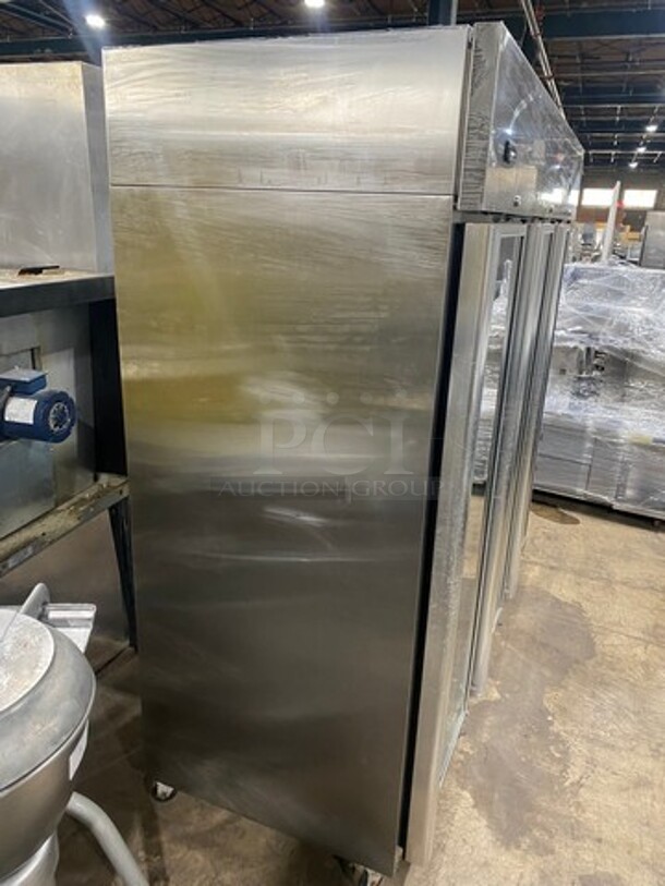 COOL! Hoshizaki Commercial 3 Door Reach In Cooler Merchandiser! With View Through Doors! Poly Coated Racks! All Stainless Steel Body! Model: CR3SFGYCR SN: F60028B 115V 60HZ 1 Phase - Image 3 of 9