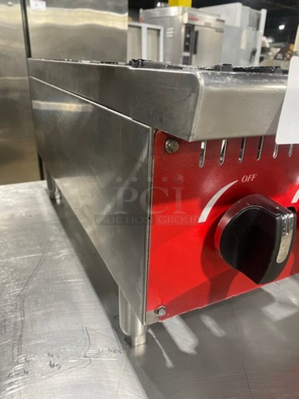 Avantco Commercial Countertop Natural Gas Powered 4 Burner Range! With Back And Side Splashes! All Stainless Steel! On Small Legs! - Image 3 of 8