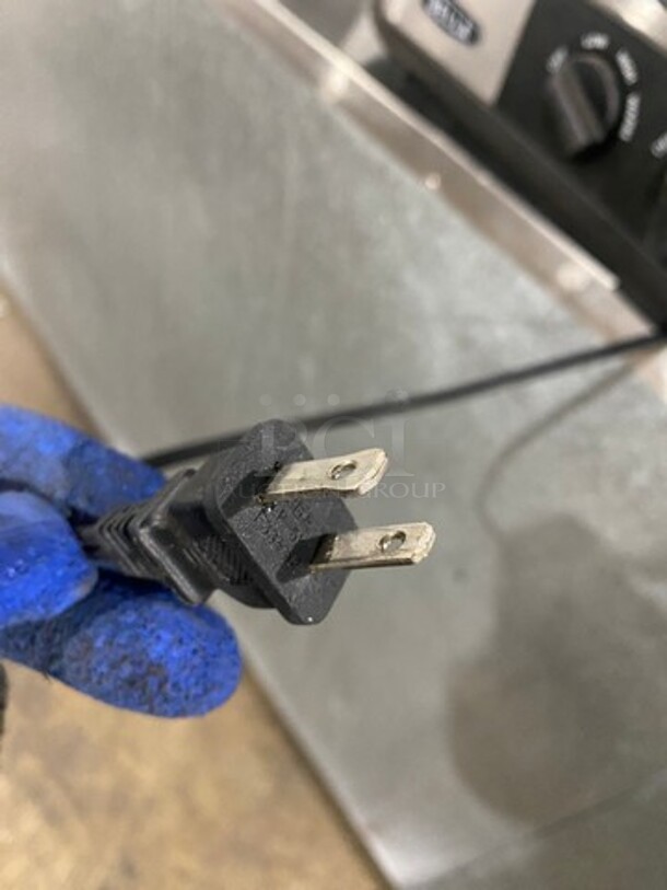 Bella Countertop 3 Compartment Slow Cooker! Stainless Steel Body! Model: YDE1121 120V - Image 7 of 7