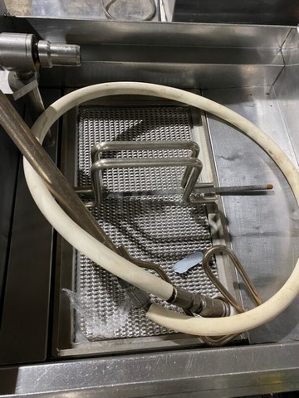 FAB! Pitco Frialator Commercial Natural Gas Powered 4 Bay Deep Fat Fryer! With Middle Fryer Basket Rack! All Stainless Steel! On Casters! Model: SGH50 SN: G10DA010387 - Image 10 of 12