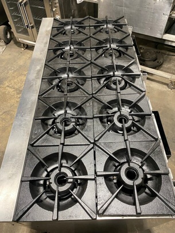 NICE! Vulcan Commerical Natural Gas Powered 10 Burner Stove! With 2 Oven Underneath! All Stainless Steel! On Casters! Working When Removed! - Image 5 of 10