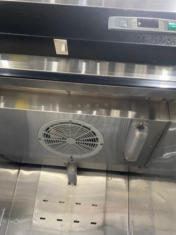 Migali Commercial Single Door Reach In Cooler! With Poly Coated Racks! All Stainless Steel! On Casters! Model: C1RHC SN: C1RHC00319012600920014 115V 60HZ 1 Phase - Image 6 of 9