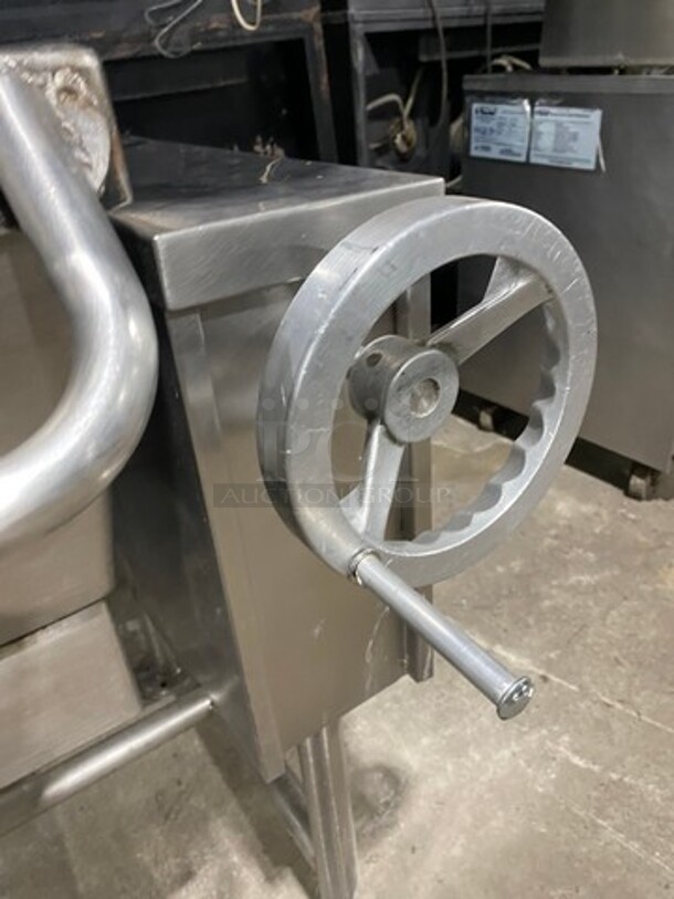 Vulcan Hart Commercial Electric Powered Tilt Skillet/Braising Pan! All Stainless Steel! On Legs! - Image 6 of 8