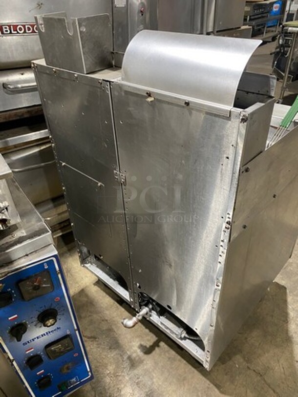WOW! Frymaster Commercial Natural Gas Powered Deep Fat Fryer With Side Dumping Station! With Metal Frying Baskets! With Back Splash! All Stainless Steel! On Casters! SN:0204GH0014 110-120V 1PH - Image 4 of 12
