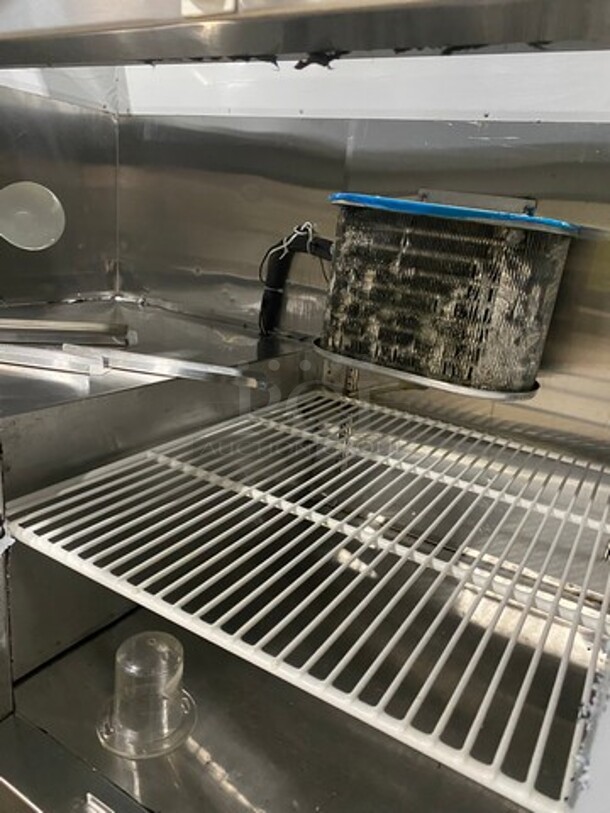 LATE MODEL! 2018 Leader Commercial Refrigerated Marble Top Pizza Prep Table! With 2 Door Underneath Storage Space! All Stainless Steel! On Casters! Model: PT48 SN: AB02M2705A 115V 60HZ 1 Phase - Image 6 of 10