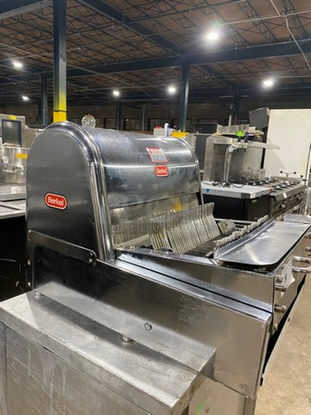 Berkel Commercial Countertop Bread Loaf Slicer! Model: MB3/8 SN: 9213110600319 115V 60HZ 1 Phase - Image 2 of 8