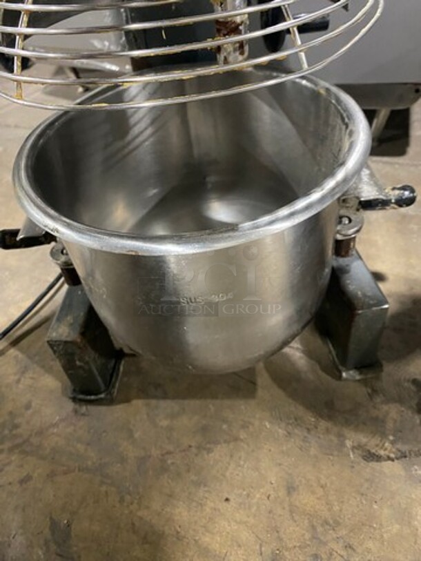 Avantco Commercial Countertop 10QT Planetary Mixer! With Bowl And Bowl Guard! WORKING WHEN REMOVED! Model: MX10 SN: 47067418MX10 120V - Image 6 of 8