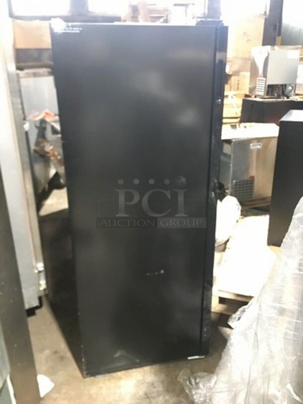NEW! OUT OF THE BOX! SCRATCH-N-DENT! Whynter Single Door Wine Bottle Cooler/Chiller! With View Through Door! With Racks! 34 Wine Bottle Capacity! Model: FWC1201BB 115V - Image 2 of 10