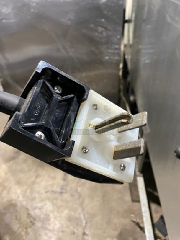 Eagle Commercial Electric Powered 5 Well Steam Table! With Storage Space Underneath! All Stainless Steel! On Casters! Model: YSPHT5 SN: 2008990236 208V 60HZ 1 Phase - Image 8 of 8