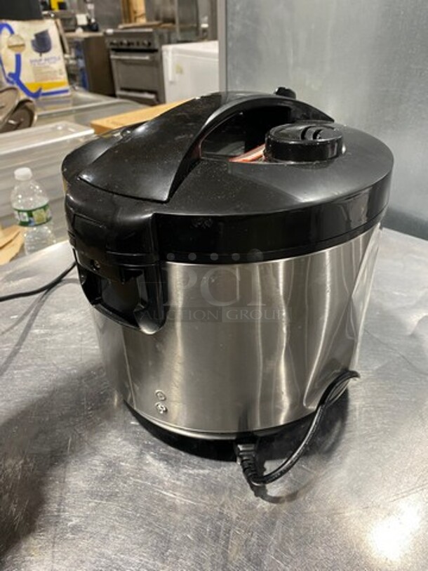 Elite Countertop Rice Cooker/ Warmer! With Hinged Lid! Model: DRC1000B SN: PO238180884 120V - Image 3 of 8