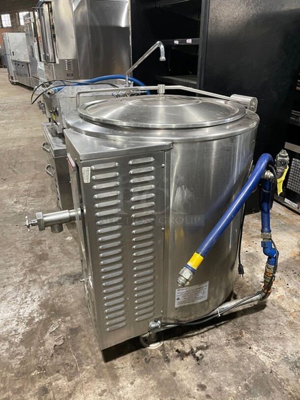 WOW! Market Forge Commercial Natural Gas Powered Jacket Self Contained Soup/Steam Kettle! All Stainless Steel! On Legs! 120V 1 Phase! Model: F-30GL-5 SN: 042816M5102-1365! - Image 2 of 12