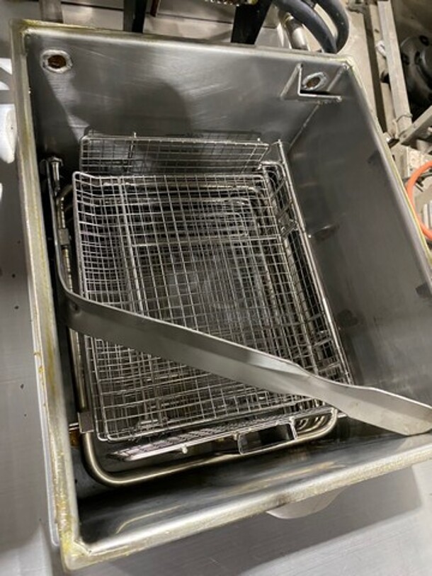 LATE MODEL! 2019 Shineho Equipment Electric Powered Pressure Fryer! With Metal Fryer Basket! All Stainless Steel! On Casters! Model: P007 220V 50HZ - Image 5 of 11