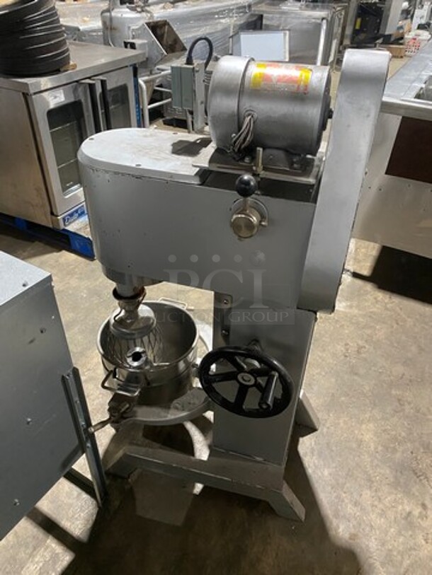 NICE! Commercial Floor Style 30QT Planetary Mixer! With Whisk And Paddle Attachments! With Bowl! Stainless Steel! - Image 4 of 10