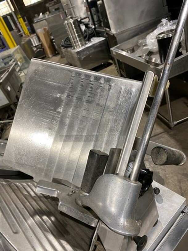 Hobart Commercial Countertop Meat/Deli Slicer! All Stainless Steel! Model: 1712E SN: 56902154 115V 60HZ 1 Phase - Image 5 of 10