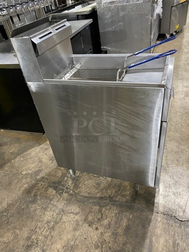 American Range Commercial Natural Gas Powered Deep Fat Fryer! With 2 Metal Frying Baskets! With Backsplash! All Stainless Steel! On Legs! Model: AF50HE SN: 211020FO082 - Image 3 of 9