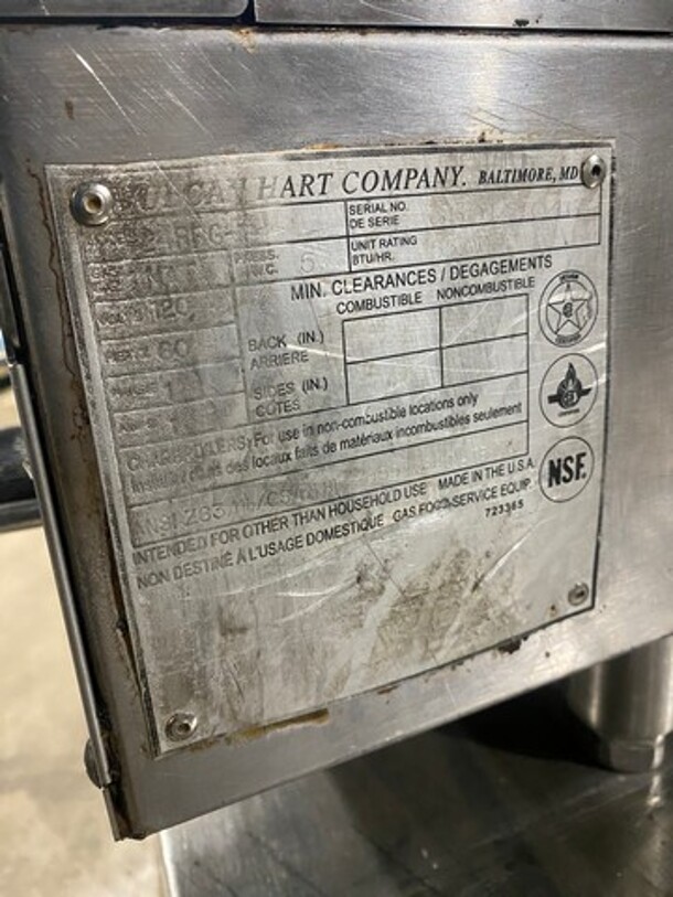 Vulcan Commercial Countertop Natural Gas Powered Flat Top Griddle! With Thermostat Controls! With Back And Side Splashes! All Stainless Steel! On Legs! Model: 24RFG SN: 650124046 - Image 9 of 11