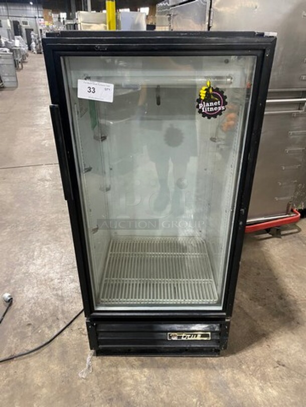 True Commercial Single Door Reach In Refrigerator Merchandiser! View Through Door! With Poly Coated Racks! Model: GDM10 SN: 12477007 115V 60HZ 1 Phase - Image 1 of 8