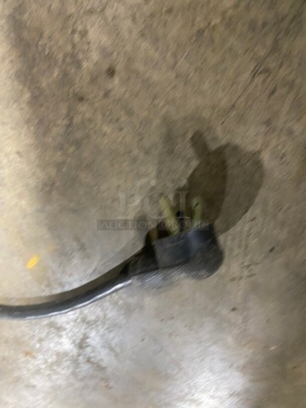 APW Wyott Commercial Countertop Electric Powered 3 Drawer Warmer! Solid Stainless Steel! On small Legs! Model: HD3 SN: 0401D01889 120V 60HZ 1 Phase - Image 9 of 9