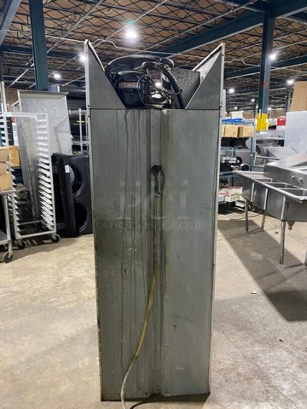 Continental Commercial Single Door Reach In Refrigerator! All Stainless Steel! Model: 1R SN: 13474246 115V 60HZ 1 Phase - Image 4 of 9