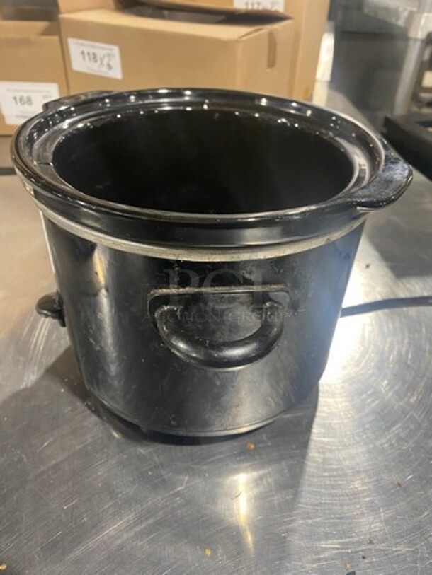 Crock Pot Countertop Slow Cooker! With 3QT Capacity! Model: SCR300B - Image 4 of 10