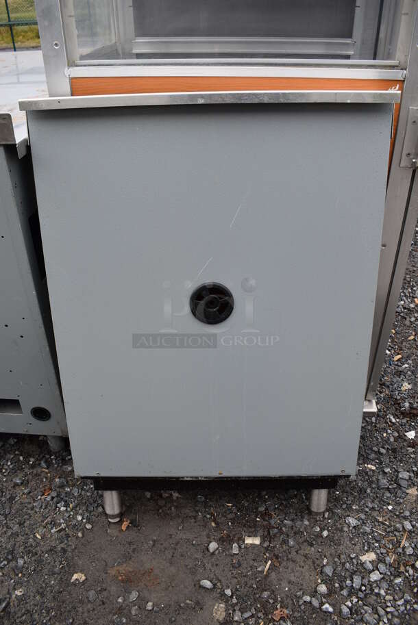 Metal Divider. 4.5x24x36 - Image 1 of 3