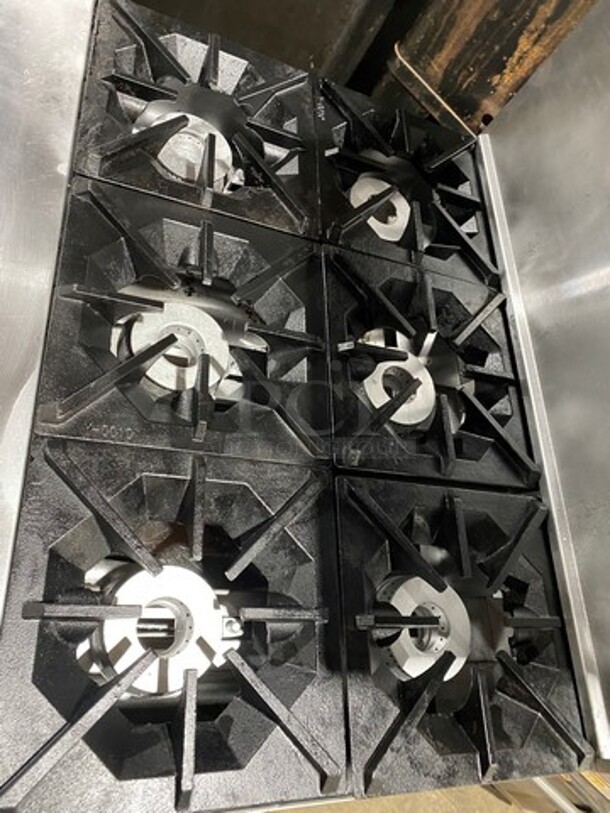 Cook Rite Commercial Natural Gas Powered 6 Burner Stove! With Raised Back Splash And Salamander Shelf! With Oven Underneath! Metal Oven Rack! All Stainless Steel! Model: AGR6B SN: AGR6BAUS100320062400C40001! Working When Removed! - Image 5 of 10