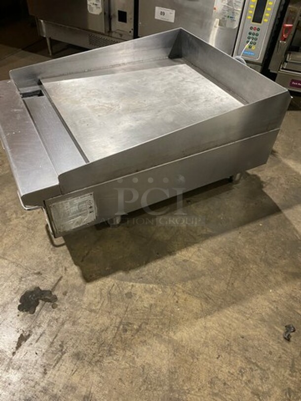 Vulcan Commercial Countertop Natural Gas Powered Flat Top Griddle! With Thermostat Controls! With Back And Side Splashes! All Stainless Steel! On Legs! Model: 24RFG SN: 650124046 - Image 2 of 10