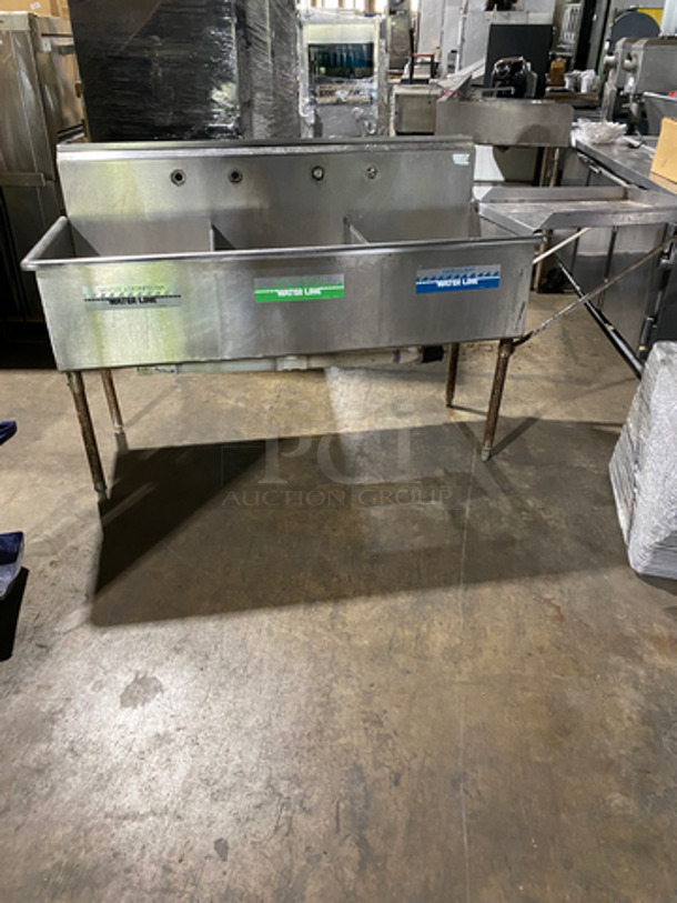 Commercial 3 Compartment Dish Washing Sink! With Single Side Drain Board! With Back Splash! On Legs! - Image 10 of 10