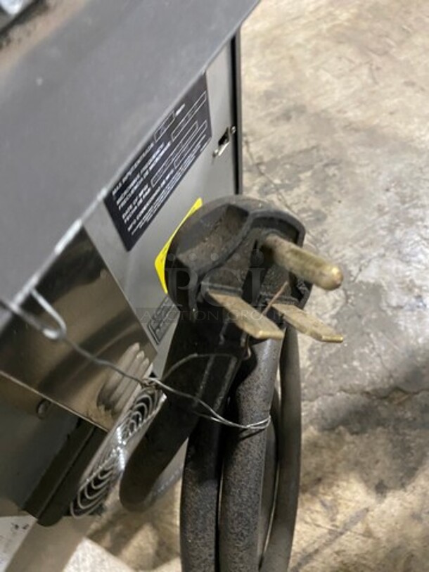 2014 Turbo Chef Commercial Countertop Rapid Cook Oven! On Small Legs! Model: NGO SN: NGOD11039 208/240V 60HZ 1 Phase - Image 8 of 8