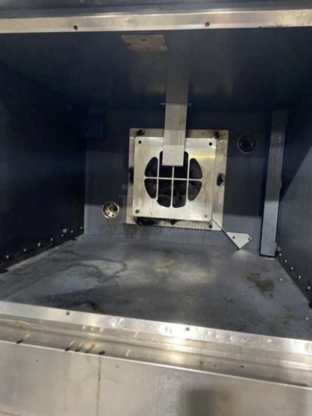 Vulcan Single Natural Gas Powered Convection Oven! On Hobart Natural Gas Powered Convection Oven! No Racks! On Casters! 2 X Your Bid Makes One Unit!  - Image 6 of 10