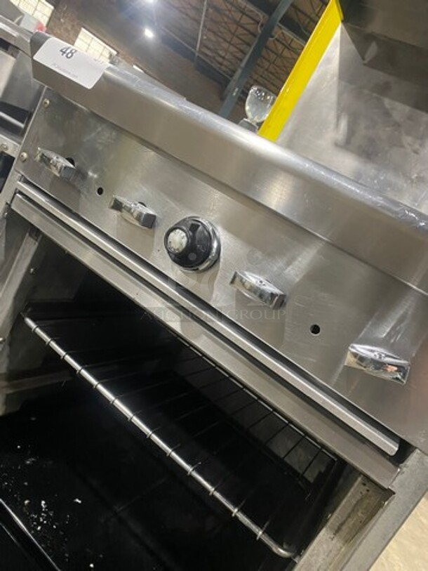 CSG Commercial Natural Gas Powered 4 Burner Stove! With Raised Back Splash! With Oven Underneath! Stainless Steel Body! On Casters! - Image 8 of 10