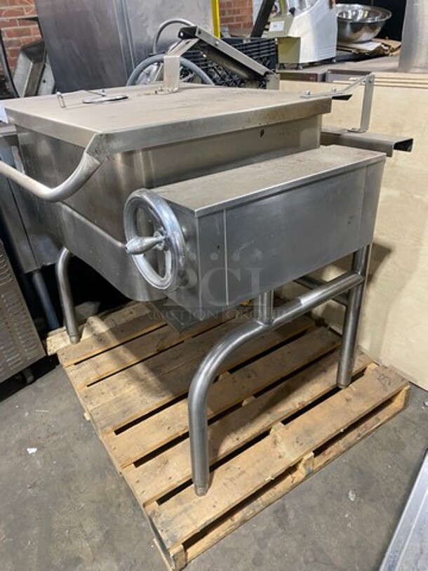 Groen Commercial Gas Powered Skillet/Braising Pan! All Stainless Steel! On Legs! - Image 2 of 10