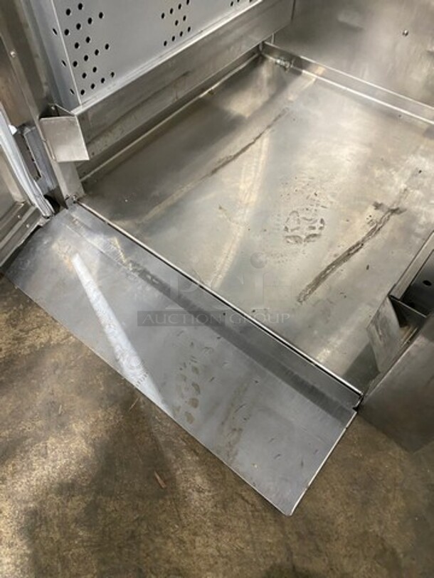 Traulsen Commercial Single Door Roll In Rack Dough Retarder Cooler! All Stainless Steel! With Rack! Model: RPP132LFHS SN: T173241J11 115V 60HZ 1 Phase  - Image 8 of 10