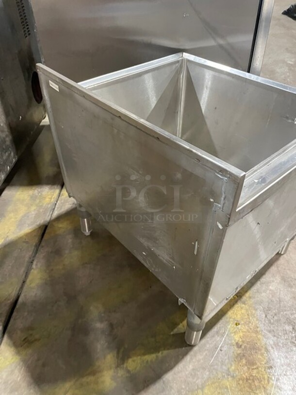 Like New!  BK Resources All Stainless Steel Commercial Under The Counter Ice Bin! Model BKIB-2412-21S!  - Image 4 of 7