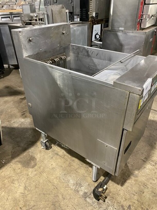 Pitco Solstice Commercial Electric Powered Deep Fat Fryer! With Backsplash! All Stainless Steel! Front Legs & Back Casters! WORKING WHEN REMOVED! Model: SEF184 SN: E08FA018388! 208V 60HZ! - Image 2 of 9
