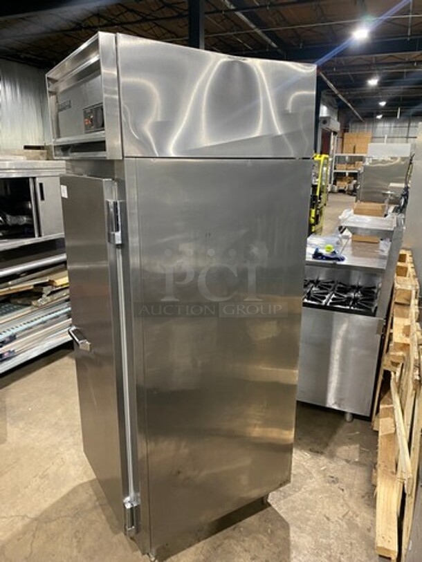 Victory Commercial Single Door Reach In Freezer! All Stainless Steel! On Legs! - Image 2 of 8