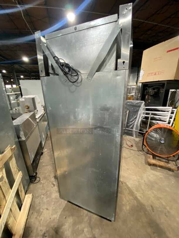 Victory Commercial Single Door Reach In Freezer! All Stainless Steel! On Legs! - Image 4 of 8
