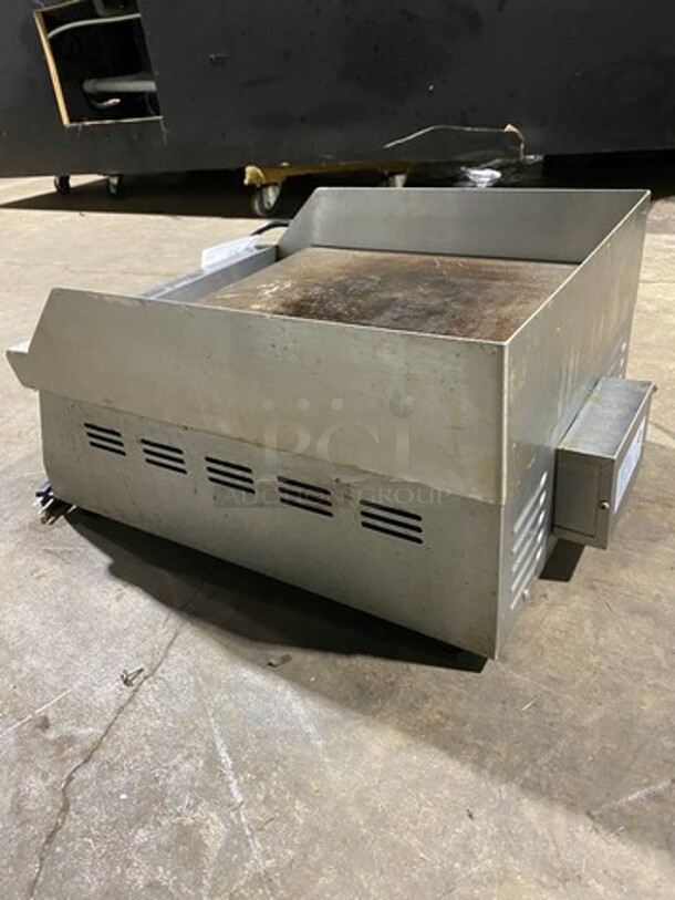 Sweet! Like New! Late Model! Adcraft Commercial Countertop Electric Powered Flat Griddle! With Back And Side Splashes! All Stainless Steel! Model: GRID16 SN: 17040100058 120V 1 Phase! Working When Removed!  - Image 4 of 9